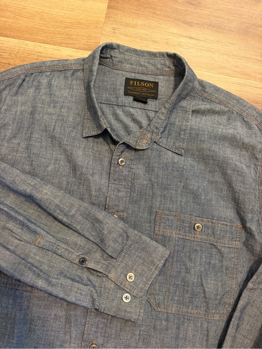 Filson Chambray CPO Button Down Shirt Rinsed Indigo Men’s Size XL